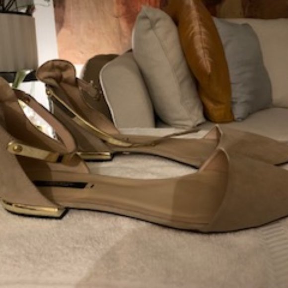 Light taupe suede pointed toe flats with gold ankle strap and heel - Picture 3 of 6